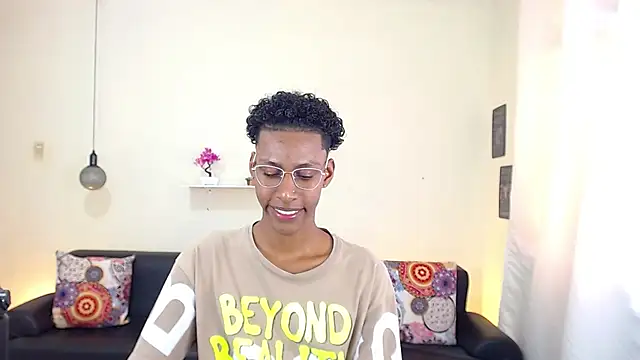 Snapshot of maiki18_ chatting on March 5, 2025, 4:57 pm maiki18 online show from March 5, 2025, 4:57 pm