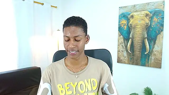 maiki18  online show from December 18, 2025, 9:10 pm