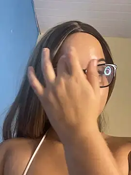 Lolacavalona online show from December 20, 2024, 9:28 pm