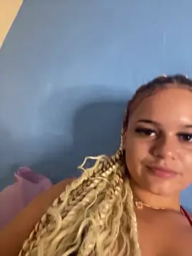 Lolacavalona online show from January 13, 2025, 8:26 pm