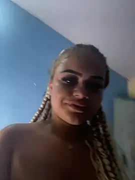 Lolacavalona online show from January 14, 2025, 9:30 pm