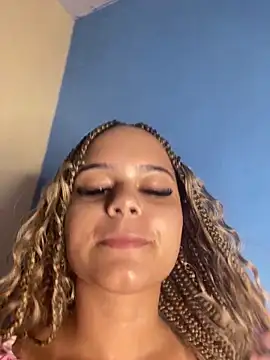 Lolacavalona online show from January 23, 2025, 9:50 pm