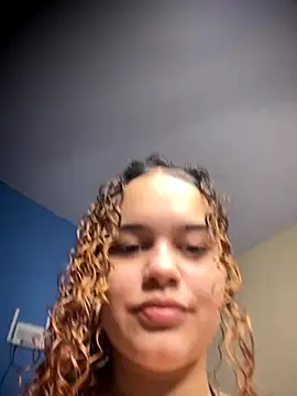 Lolacavalona online show from September 29, 2025, 4:56 pm