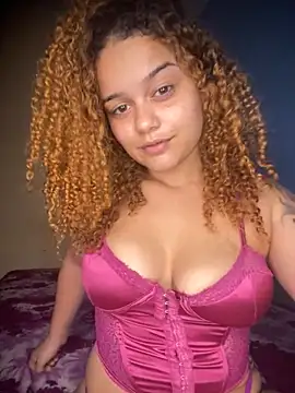 Lolacavalona online show from October 14, 2025, 12:00 am