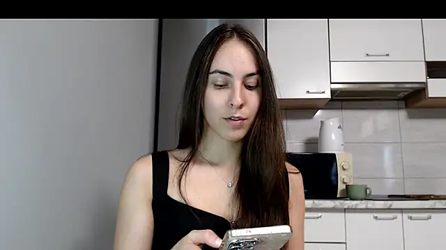 Snapshot of SierraSky_ chatting on July 14, 2026, 5:18 pm SierraSky online show from July 14, 2026, 5:18 pm