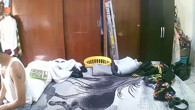 jperezofficial1 online show from September 29, 2025, 4:34 pm