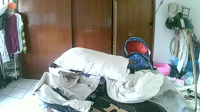 jperezofficial1 online show from October 6, 2025, 3:53 pm