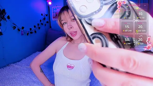 tenderdreams online show from February 21, 2025, 9:54 pm