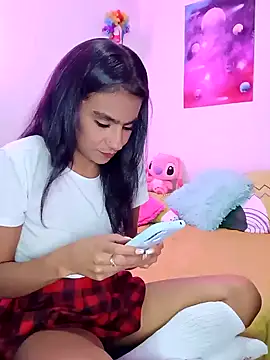 Leslly  online show from December 12, 2024, 8:32 pm