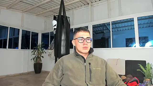 owengray2n online show from December 13, 2024, 2:43 am