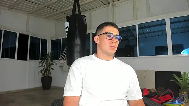 owengray2n online show from December 18, 2024, 2:42 am