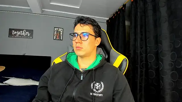 owengray2n online show from October 1, 2025, 1:00 am