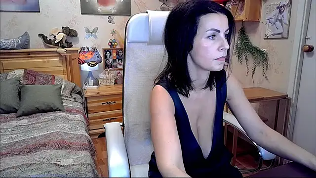 Snapshot of Kendra_Mom chatting on December 5, 2024, 5:50 pm Kendra Mom online show from December 5, 2024, 5:50 pm
