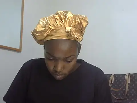 Sexy racy rebel  online show from November 2, 2025, 9:39 pm