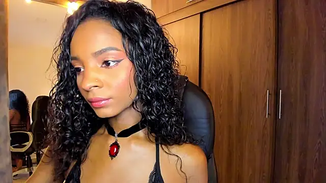 Snapshot of alikahouston4 chatting on October 15, 2025, 2:44 am alikahouston4 online show from October 15, 2025, 2:44 am