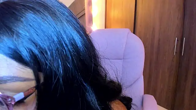 alikahouston4 online show from March 5, 2026, 6:59 pm