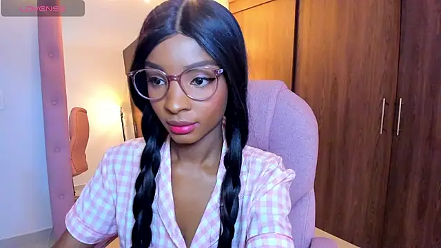 alikahouston4 online show from April 20, 2026, 7:44 am