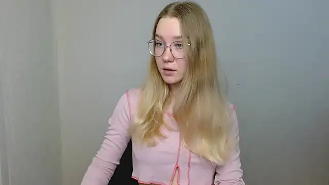 cindi hot online show from February 18, 2026, 2:24 pm