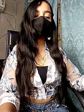 Parinaaz18 online show from December 2, 2025, 1:33 am