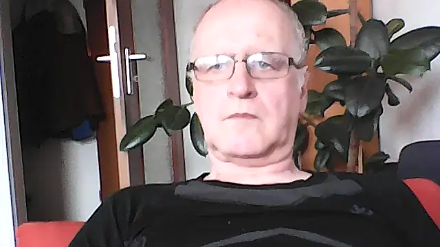 Milkasahne64 online show from March 13, 2026, 10:33 am