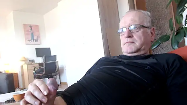 Milkasahne64 online show from March 21, 2026, 9:36 am