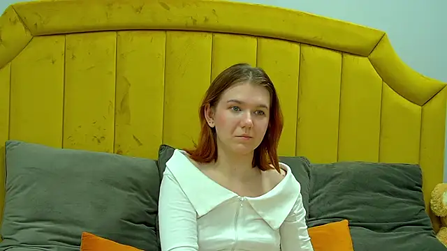 LessySmith online show from October 21, 2025, 4:24 am