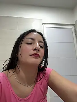 alina martinelli online show from November 18, 2025, 3:49 pm