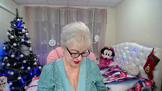 KayleSmoll online show from January 8, 2025, 7:34 pm