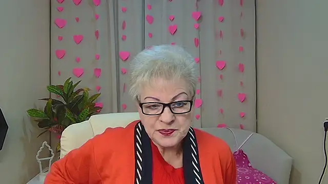 KayleSmoll online show from February 6, 2026, 8:01 pm