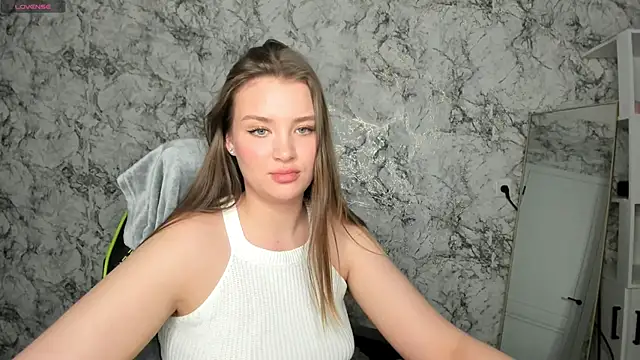 DeniRicchii online show from April 4, 2026, 6:38 pm