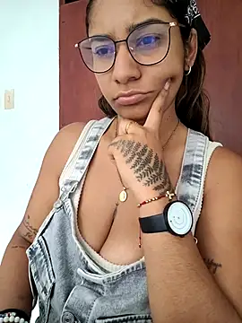 Sofythom1 online show from February 1, 2026, 6:06 pm