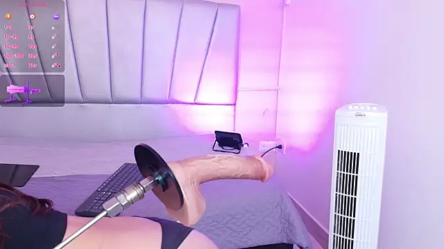 alice-millerr online show from January 13, 2025, 7:10 pm