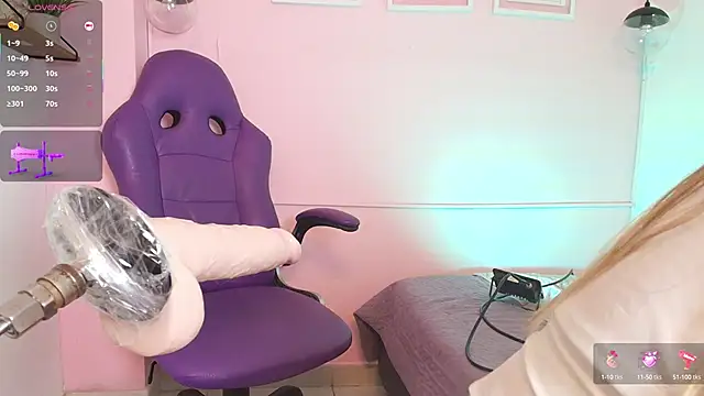 alice-millerr online show from March 17, 2025, 7:04 pm