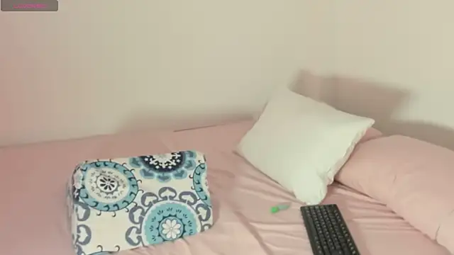 Kloemoretti online show from January 17, 2025, 10:01 pm