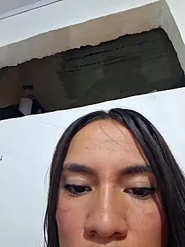 Kloemoretti online show from March 10, 2025, 2:37 pm