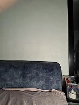 Kloemoretti online show from October 21, 2025, 5:30 am