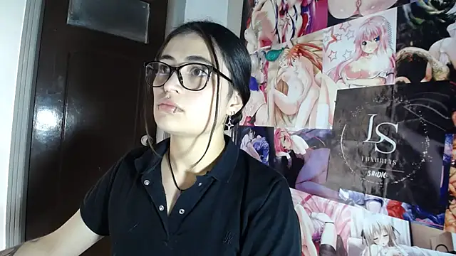 Snapshot of Nylaahh_ chatting on October 8, 2025, 7:33 pm Nylaahh online show from October 8, 2025, 7:33 pm