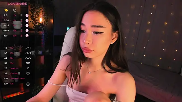 sensualily online show from November 12, 2025, 3:34 pm