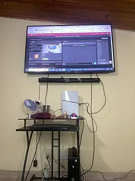 scarlet tommy online show from April 14, 2026, 7:42 pm