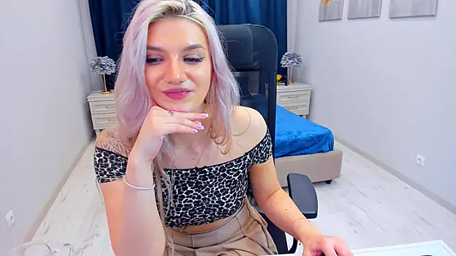 SelenaeMoore online show from January 14, 2025, 6:49 pm