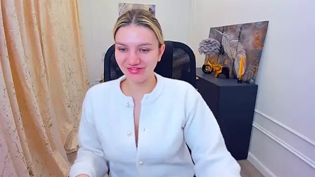 SelenaeMoore online show from May 29, 2026, 3:48 am