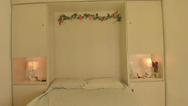 KendallRosse1 online show from February 13, 2026, 12:12 pm