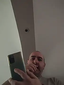 Maryo0001 online show from February 9, 2026, 9:24 am