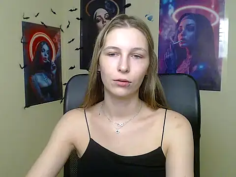 StrangerGi online show from May 28, 2026, 6:21 am