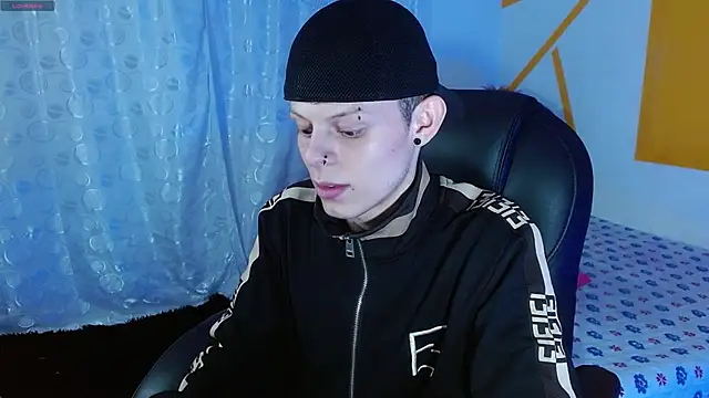 Matthew Boy  online show from December 15, 2024, 4:51 am