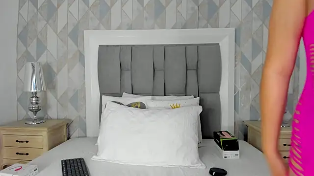 anais cooper online show from October 18, 2025, 11:33 am