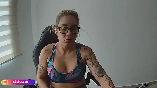 Snapshot of Isis69_ chatting on February 13, 2026, 4:25 pm Isis69 online show from February 13, 2026, 4:25 pm