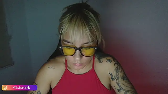 Snapshot of Isis69_ chatting on February 14, 2026, 11:34 pm Isis69 online show from February 14, 2026, 11:34 pm