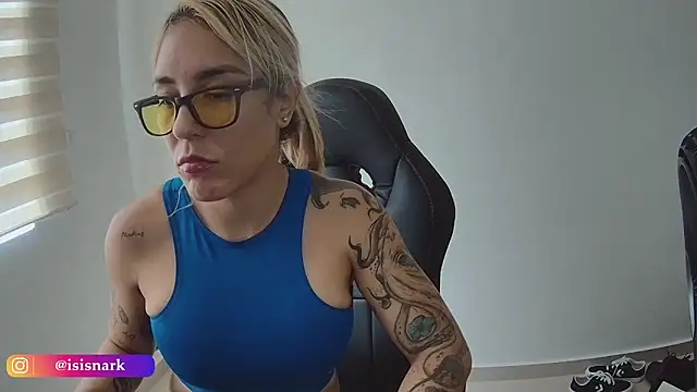 Snapshot of Isis69_ chatting on February 17, 2026, 3:29 pm Isis69 online show from February 17, 2026, 3:29 pm