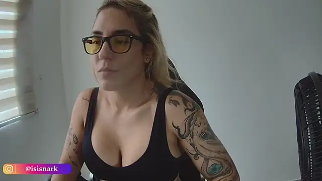 Snapshot of Isis69_ chatting on February 26, 2026, 3:22 pm Isis69 online show from February 26, 2026, 3:22 pm